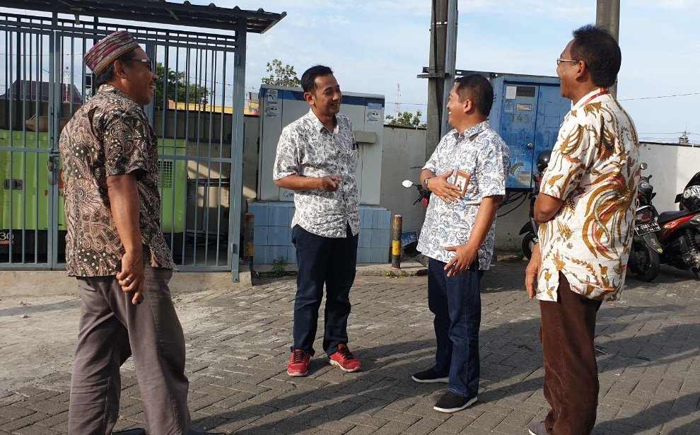 garyblack017's tweet photo. OSM Akses Management @BagusHerdiyanto didampingi GM Witel Sidoarjo @putrodewanto sidak proyek QE di Datel MRT yg berada di Jl Pahlawan Mojokerto 

#TelkomFuntastic5 #BRIGHTTR5 #SDATREG5 (Datel Mojokerto)  @_funtastic5_ https://t.co/76bX7a3ELc