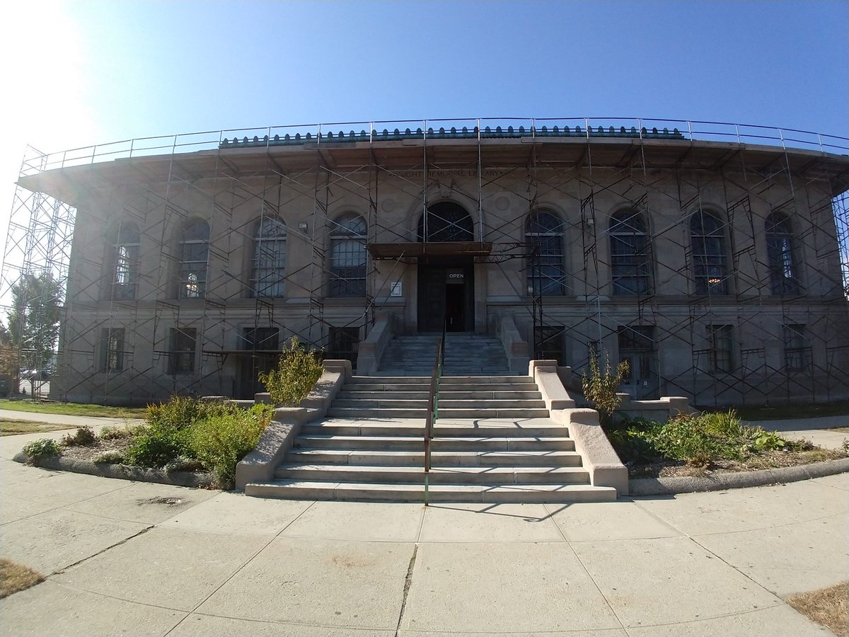 9librariespvd's tweet photo. .@KnightMemorial Library's exterior was renovated this summer. Thanks to a new, generous grant award from the #ChamplinFoundation, work on the library is set to continue in early 2019. Read more: https://t.co/9iyPVEyxuR #PVD @pvdpreservation @rilalibs #libraries https://t.co/WuMldM3LvQ