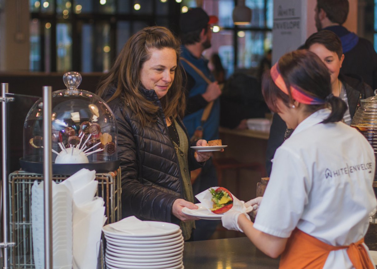 WEeatarepas's tweet photo. That second when your arepa is ready is definitely the best feeling.
Visit us at @rhousebaltimore and treat yourself with any of our delicious #whiteenvelope arepas. https://t.co/X09H8THTeZ