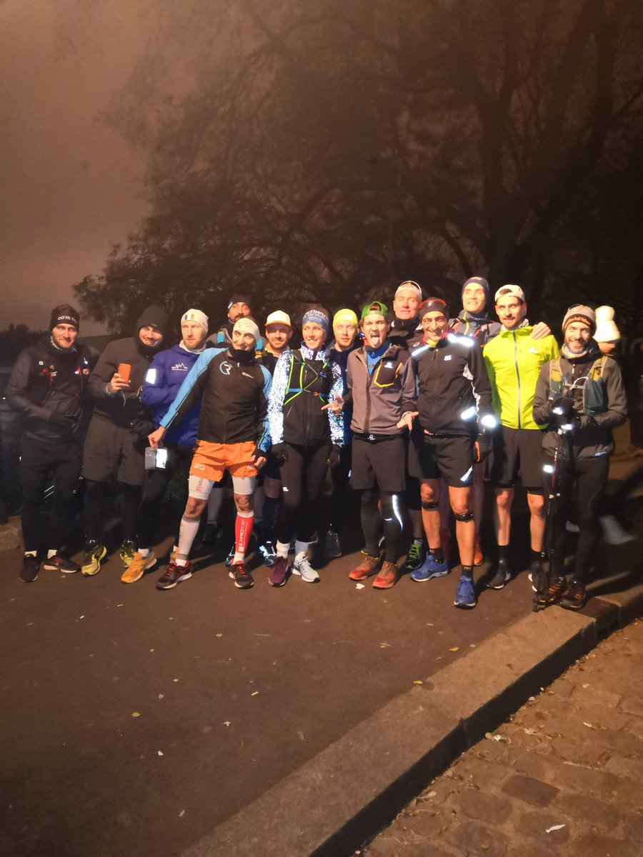 FunLionel's tweet image. #utmm2018 Les participants au départ de la mouture 2018 de l'ultra trail de montmatre. Bon courage @casquetteverte @Djodei.