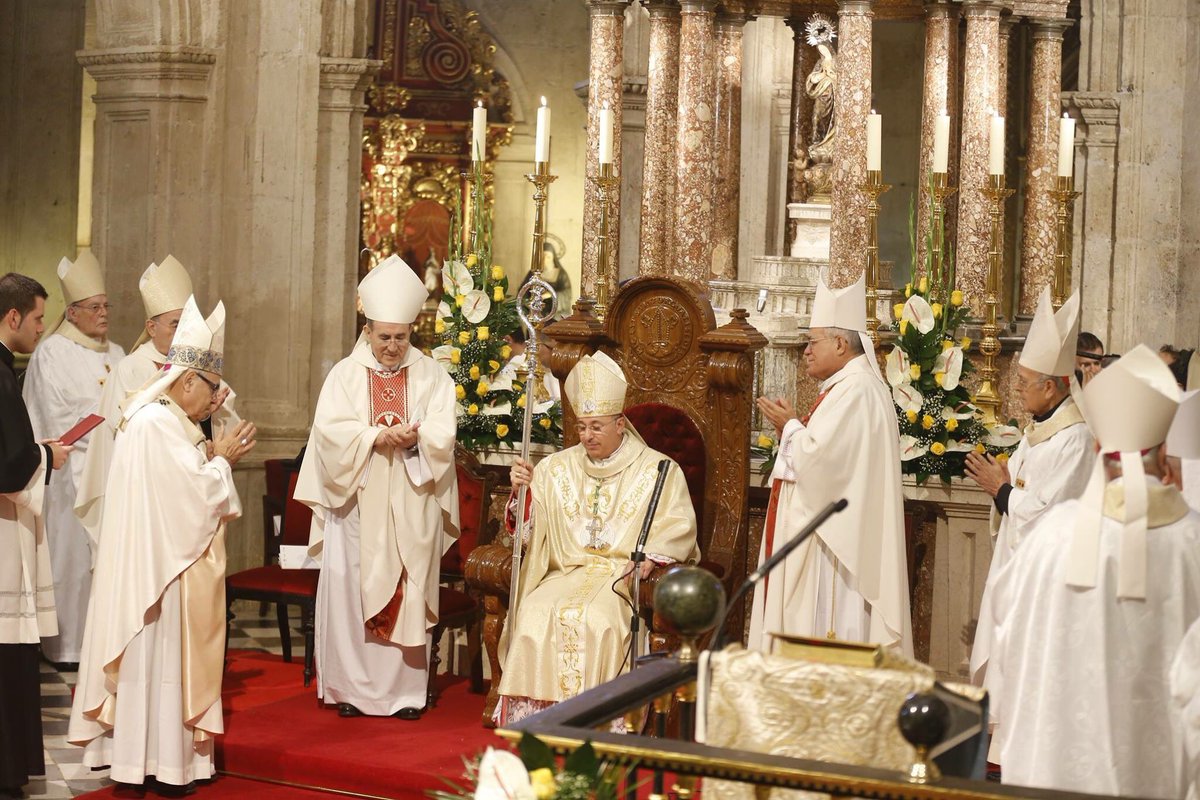 La Santa Misa de este sábado  estará celebrada por el Obispo de Guadix, Mons. Francisco Jesús Orozco. La primera visita oficial a nuestra ciudad la van a poder seguir en directo mañana sábado a partir de las 19:30h y el domingo en redifusión a las 11:00h.