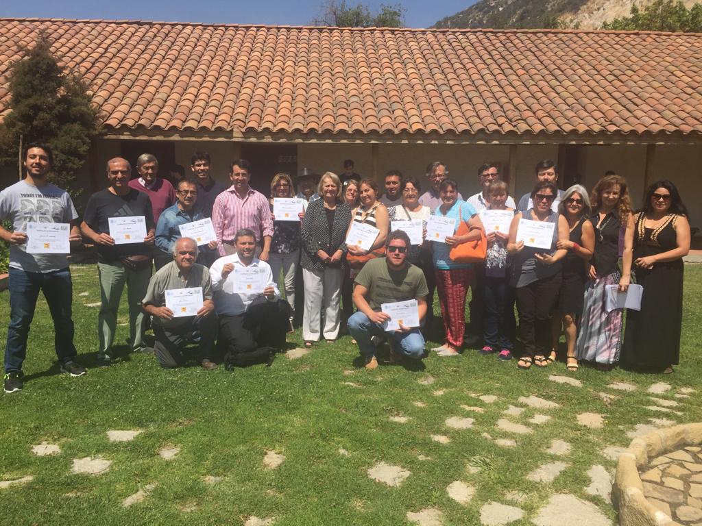 gabrieldelcajon's tweet photo. Hermosa jornada vivimos en #CasonaDeLaObra x ceremonia de entrega de certificados #OrigenBotánicoDeMiel producida en el Cajón del Maipo por apicultores locales. Gracias @MuniSJdeMaipo x el apoyo
Buenos resultados @alcaldepezoa
@AgroyForestalUC @MinagriRM @crecondo https://t.co/RvwWb3qLZ5