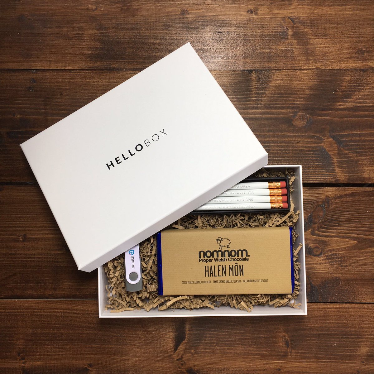 Our bespoke gift boxes have gone down a storm with our clients, with companies celebrating each of their employees hard work this year with a bespoke gift box of their own for Christmas!...#helloboxuk #bespoke #giftbox