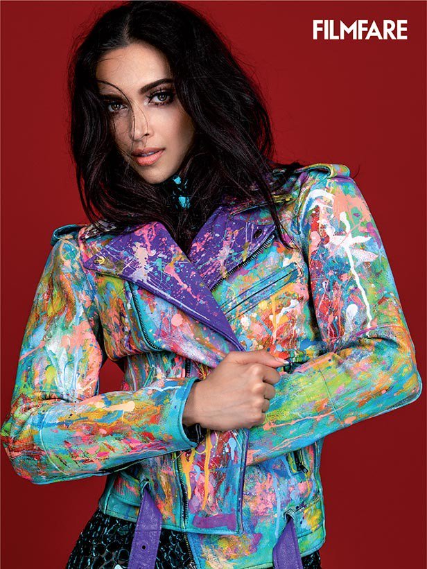 DeepikaPFC's tweet photo. [PICS-6] Deepika Padukone for Filmfare (Jan '19)😍🔥😍 https://t.co/Nx4jdfxDpN