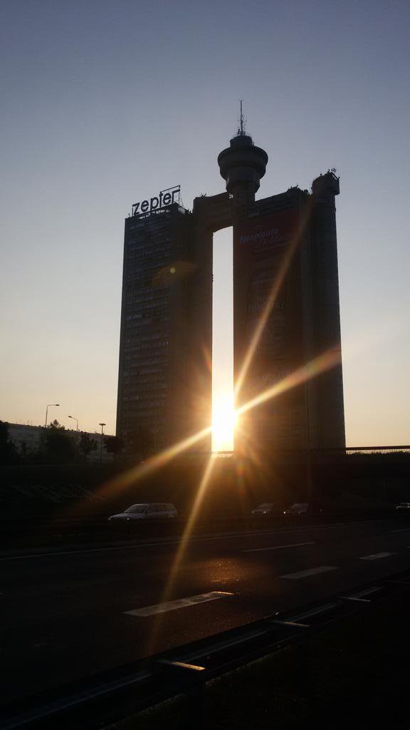 JelenaMKandic's tweet photo. Dear @SteveFrmFL, you were one of the first friends and followers on #Periscope and so proud & honoured being friends.๐
#PeriCommunity remembers drive scopes, washing cars, mesmerizing sunsets and sunrises.๐
RIP buddy๐น๐โ
โ tribute to #SteveFrmFL from #Serbia.๐
๐๐ https://t.co/eabfBTYodG