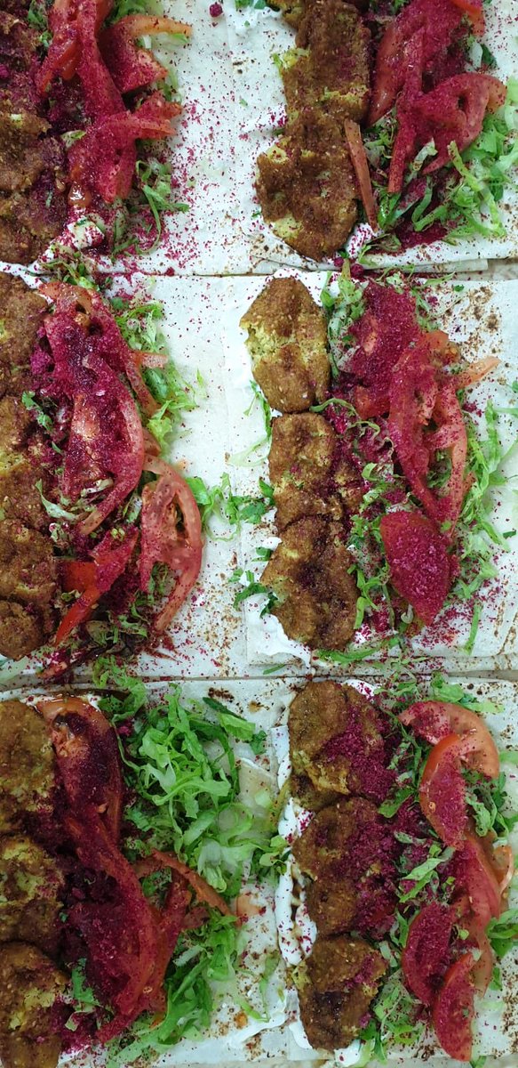 mybakery_bh's tweet photo. 😍❤️فلافل
#خبز_صاج 
#مخبزي 
#فلافل
#شاورما_دجاج 
#مناقيش
#تبولة
#حمص
#متبل
#خبز_لبناني 
#الرفاع
#البحرين
#فلافل
#mybakery  #friday  #bahrain  #riffa  #sar  #falafel  #sajbread  #lebanesebread  #arabicdish  #delicious  #yummy  #falafelsandwich  
Home Delivery Available🛵 https://t.co/p8vEhxZmzH