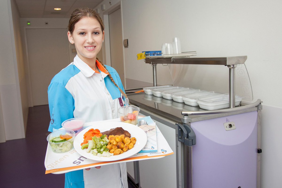 asznl's tweet photo. Schoolverlater, wil jij later werken in het ziekenhuis? Bijv. als (gespecialiseerd) verpleegkundige, arts, verloskundige, analist, laborant? Of bij de technische dienst, in de keuken, logistiek of ict? Kom op 1 feb. 2019 bij ons achter de schermen kijken! https://t.co/o8vEqIksPB https://t.co/Pkm8M3kaV7