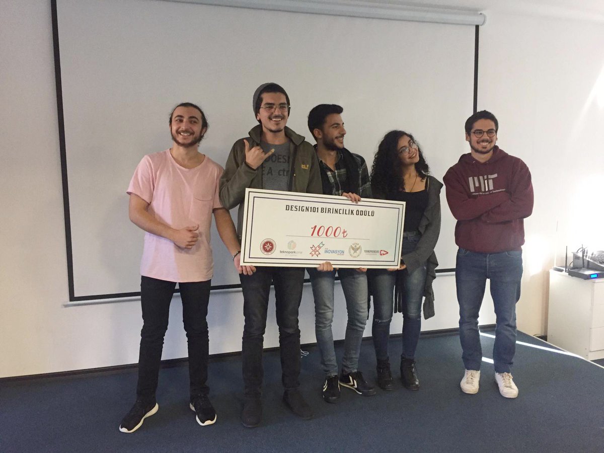 Her yıl @IyteInovasyon14 ve <a href="/Teknoparkizmir_/">Teknopark İzmir</a> tarafından kurgulanan #Design101 bu yıl da çok kısa bir eğitimle, enerjik ve parlak fikirlere sahne oldu. 👏👏👏
