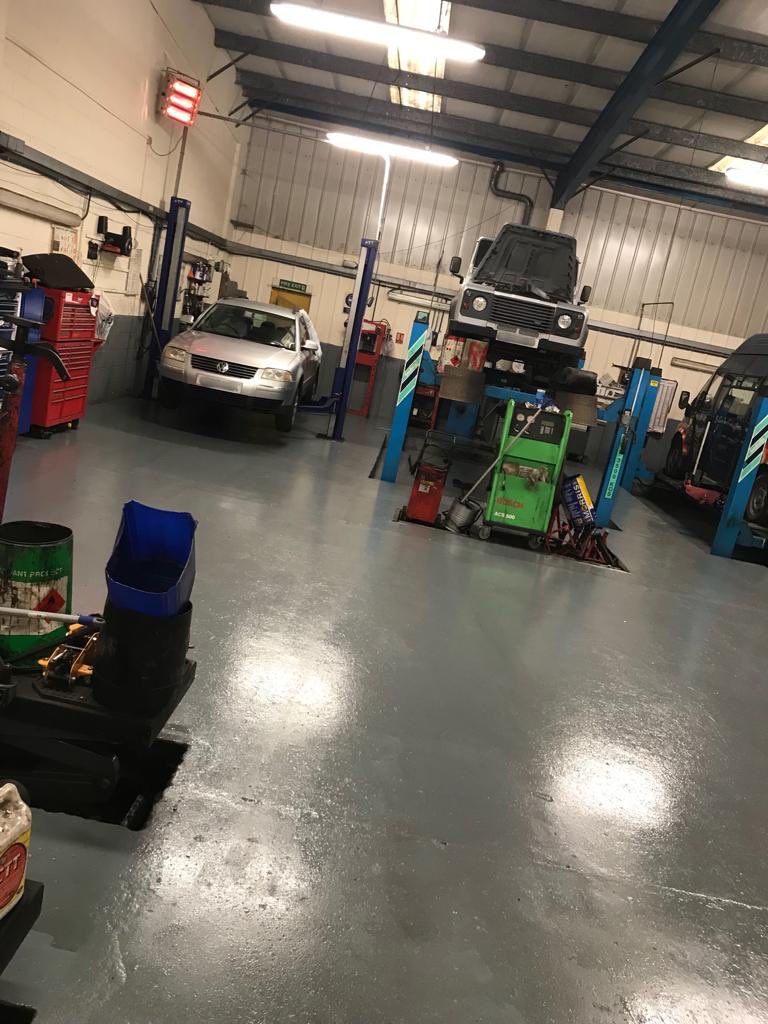 Our floor is all bright and shiny ready for 2019!! 

Thank you to Eden’s brother for giving up his Christmas Eve to help us with this! 🚙🙌🏼