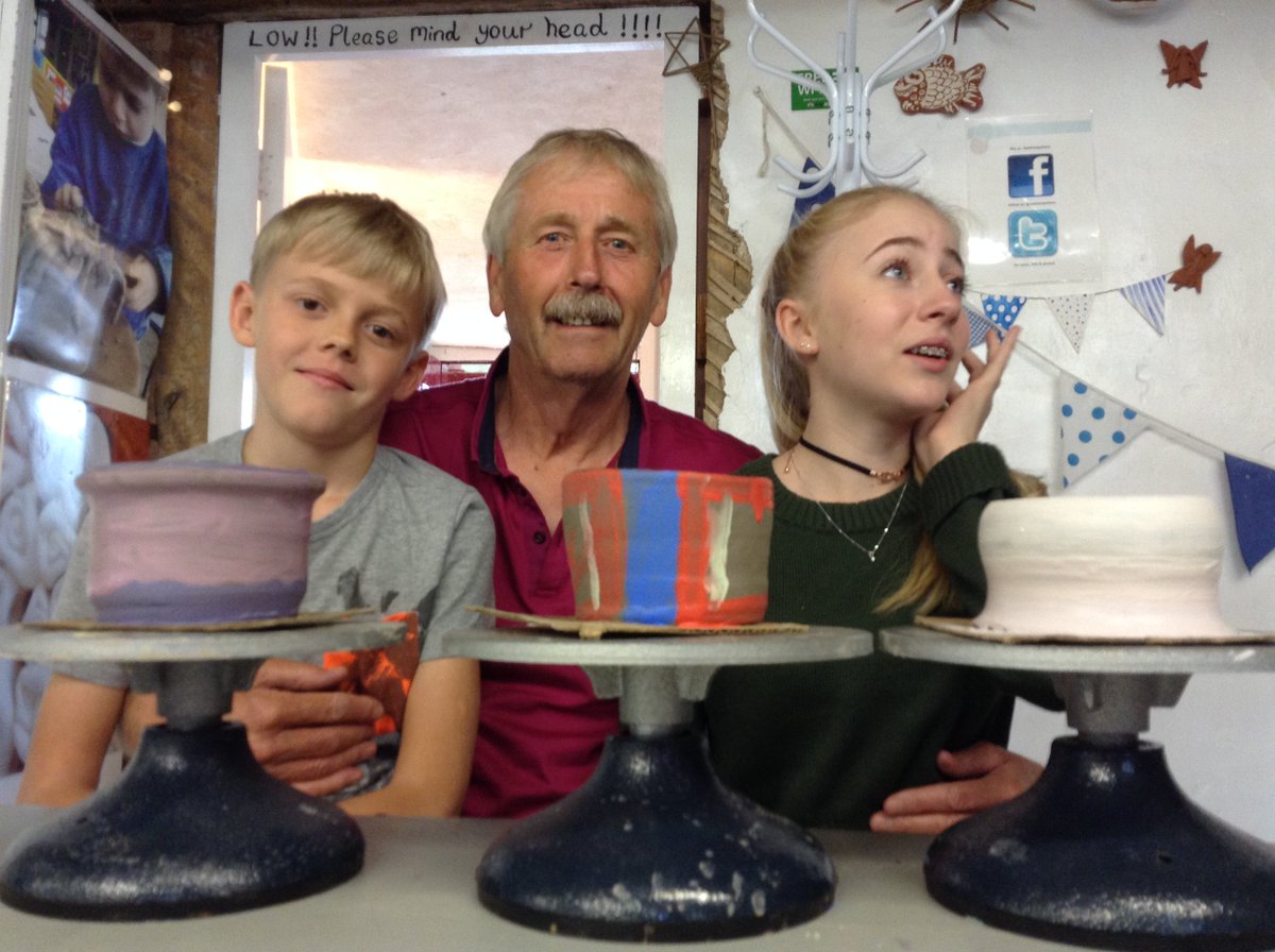 eastnorpottery's tweet image. Who’s up for a bit of #clay then? We’re open Tuesday–Saturday 10–4 eastnorpottery.co.uk/family-drop-in/ #WorcesterHour #visitHerefordshire
#visitWorcestershire
#visitTheMalverns
#VisitDeanWye