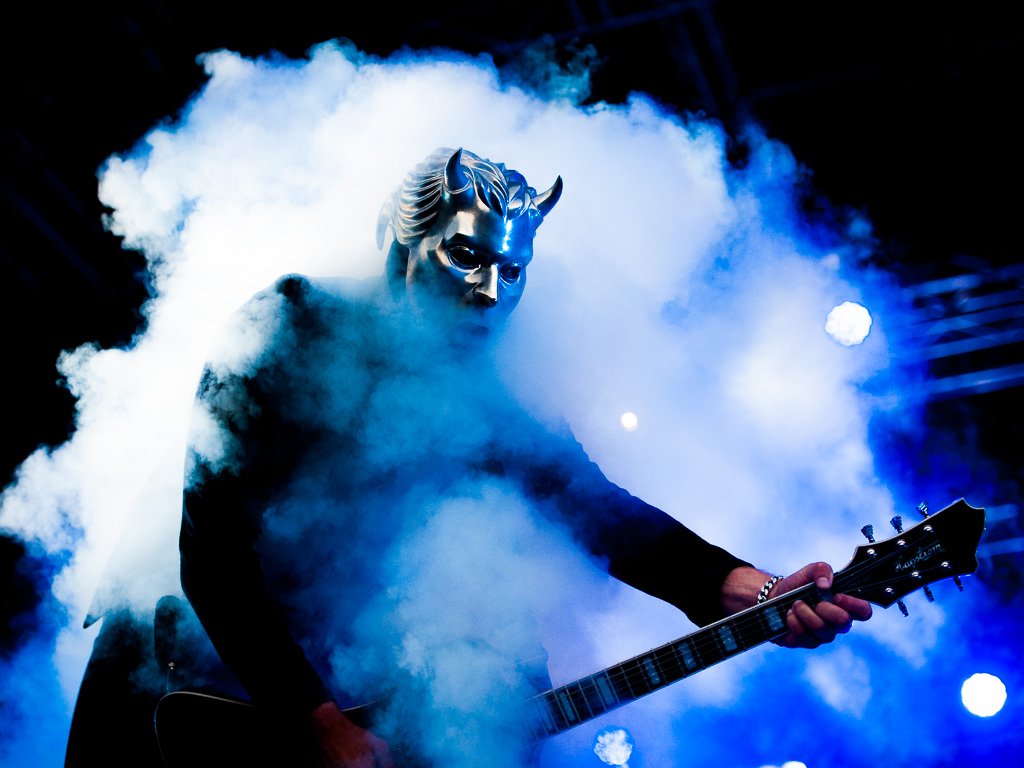 NMTHYPE's tweet image. Een jaaroverzicht in fotografie (en video) per maand. Van @esns via oa @roadburnfest @GraspopMetal en @fortarock naar @DesertfestBE en #Helldorado
nmth.nl/de-beelden-van… Foto: @thebandGHOST op @DynamoMetalFest door Roy Wolters