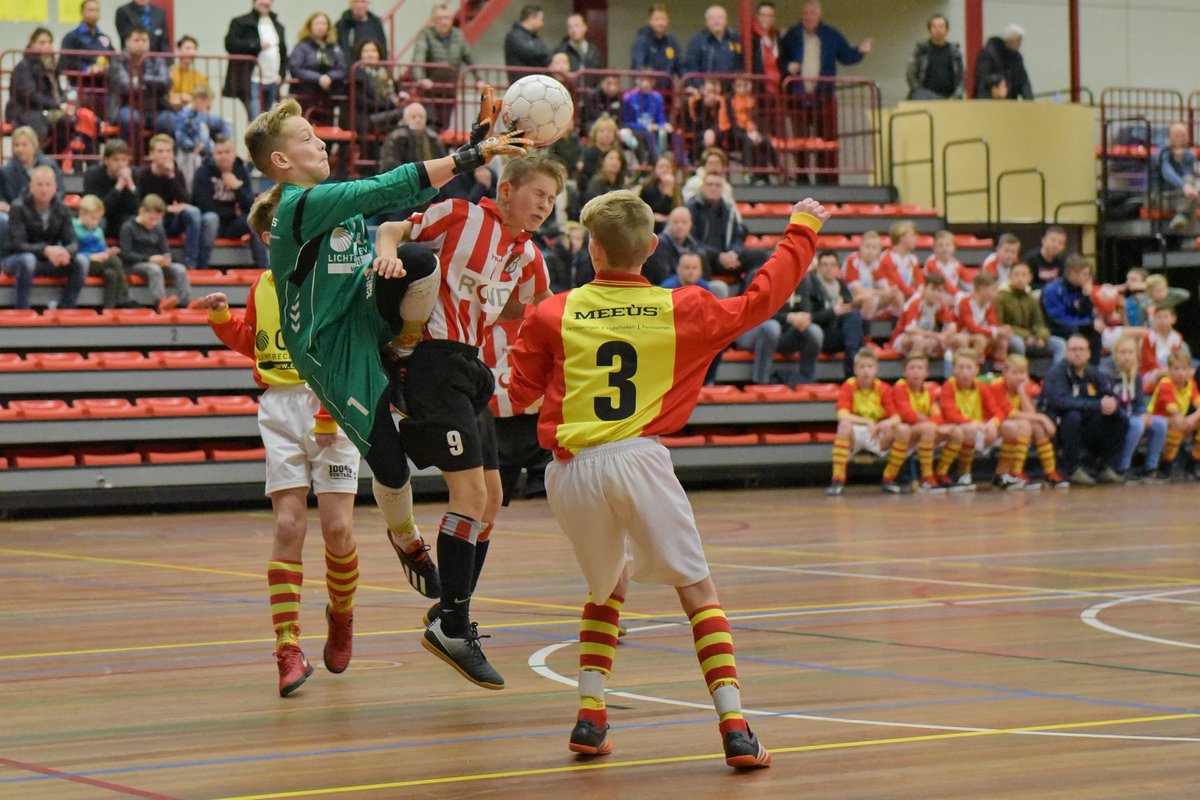 csv_apeldoorn's tweet photo. π· | Onze huisfotograaf @WoutvanZoeren is ook dit jaar te vinden in het Zuiderpark! Bekijk de fotoreportages op zijn website. #CV3D
JO11: https://t.co/amyHjtTUBj
JO13: https://t.co/CggM8LlXrT
JO17: https://t.co/lJ8uA2hN5d https://t.co/tcyn4UYJiu