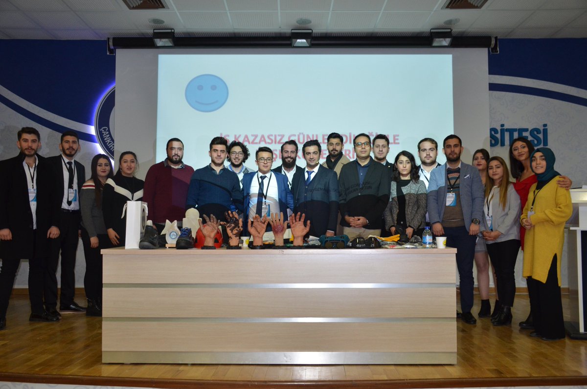 karatekinUni's tweet photo. Çalışma Ekonomisi Endüstri Topluluğu tarafından düzenlenen  ve konuşmacı olarak Stratline Eğitmeni Öğretim Görevlisi Erkan Altun’un  yer aldığı "İş Sağlığı ve Güvenliği Kişisel Koruyucu ve Donanım  Eğitimi" gerçekleştirildi.
@hasan_ayranci 
@ZehraZumrutS 
@ailevecalisma https://t.co/v7L6Yd47qN