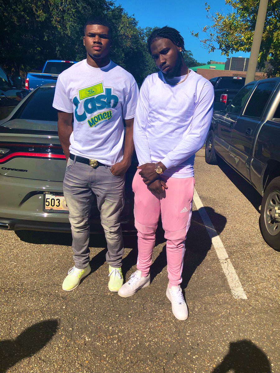 why_not_bun's tweet photo. Happy G-day to my lil bro I love you so much son enjoy yourself today live it up and be blessed your able to see another❤️@DevontaleeLee https://t.co/yE6jcNqbW7