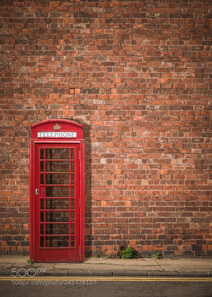 British Phonebox Against Red Brick Wall (автор фото mrdoomits) #Street