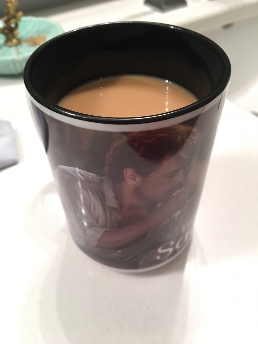 LoraProskiw's tweet photo. A quick coffee in my new favourite mug before hitting the slopes!! ⁦@SamHeughan⁩.  ⁦@Outlander_STARZ⁩ https://t.co/vMVjCUHON1