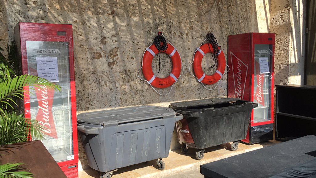 comconcepto's tweet photo. Montaje de Implementación de Marca y produccion experiencia BUDX en el Wild Brunch Cartagena 2018. #budx #wildbrunch https://t.co/1NLIDL8Jng