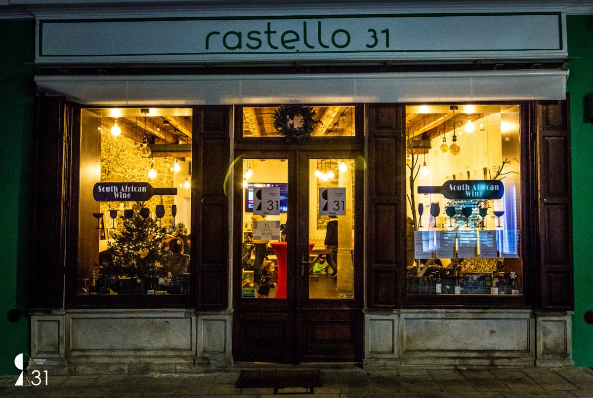 Il 31 Dicembre Rastello 31 è aperto con orari speciali, dalle 18:00 alle 02:30!
Ci saranno speciali sui bicchieri e sulle bottiglie di frizzanti e per chi sarà a mezzanotte in Store, il brindisi ve lo offriremo noi, insieme a cotechino e lenticchie per il Buon Anno!
#R31