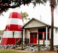Last Friday Art Nights hosted by the Dauphin Island Heritage and Arts Council are an island tradition! Sip, shop, and snack today!   dauphinislandtourism.com/calendar @SoMoTourism