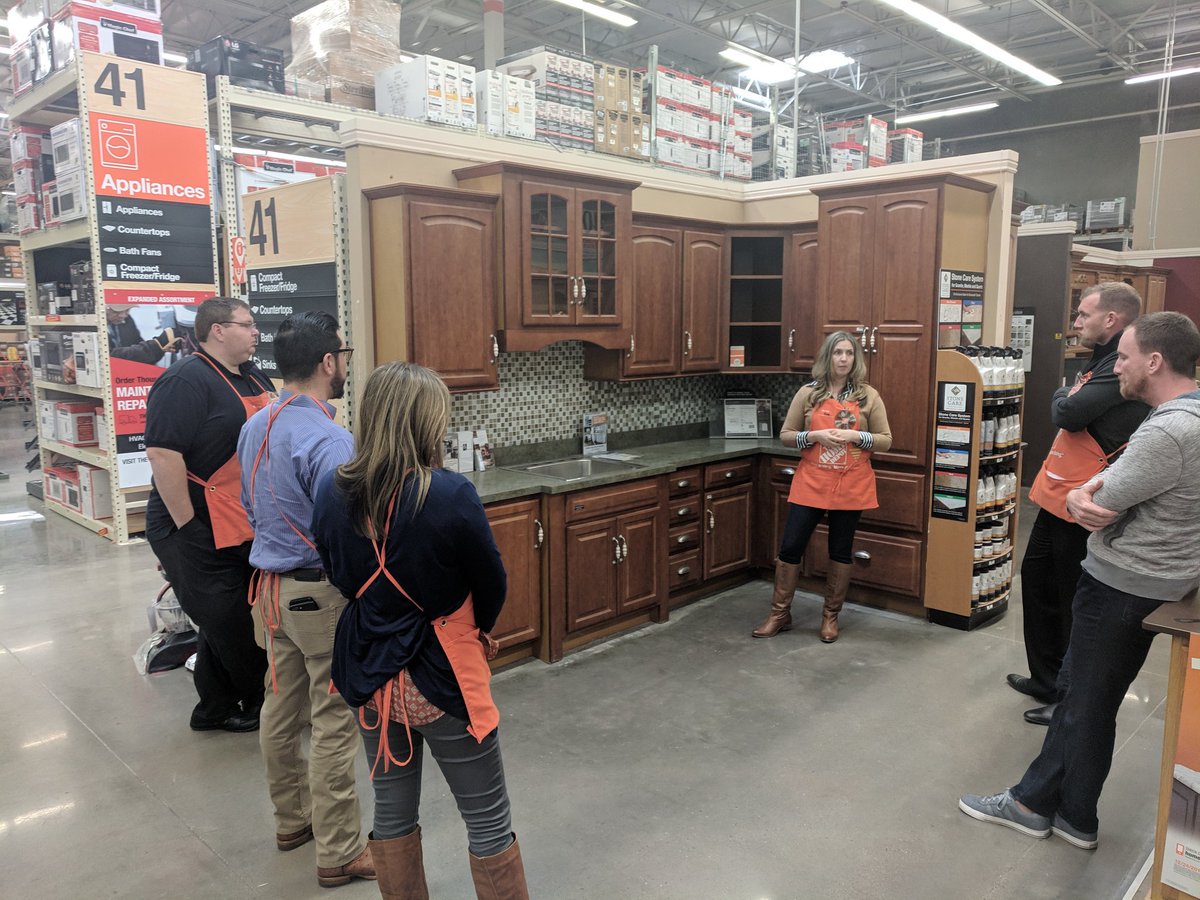 THDNick's tweet photo. Fantastic meeting &amp; store walk with, HDI Merchant partner, @4EvaARich ! Thank you for sharing your vacation time and your undeniable #CabinetMakeover passion with our team! 

#EveryStoreEveryDay 

@JonTrampeTHD @Heathw1226 @DanielEsquerTHD @DeMarcoDesigner @SHAMWOW99 @StaceyTank https://t.co/R9PjbPpo03