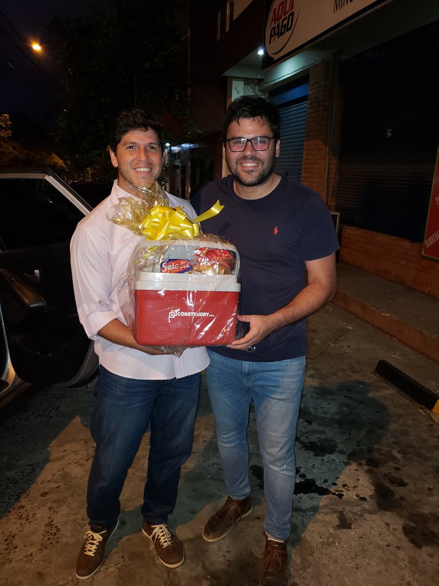 Ya estamos pensando en la temporada 2019! 
El presi ya cerro con un delantero de peso para el proximo año.
Bienvenido al expreso <a href="/MartinMiran/">Martin Miranda</a> aca recibiendo el pago por su traspaso.
