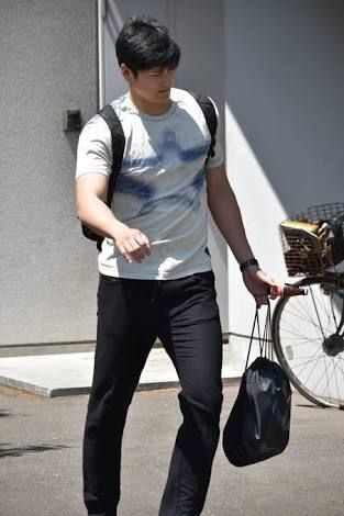 大谷翔平 Ohtani Shohei The Trick Is Not To Look At The Camera I Guess 大谷翔平 Ohtani Shohei The Trick Is Not To Look At The Camera I Guess