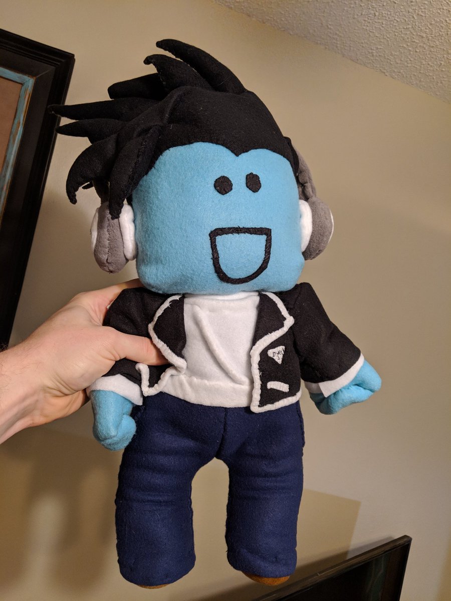 Dued1 On Twitter Check Out This Christmas Gift My Mom Made For Me So Cool - roblox toys dued1 code