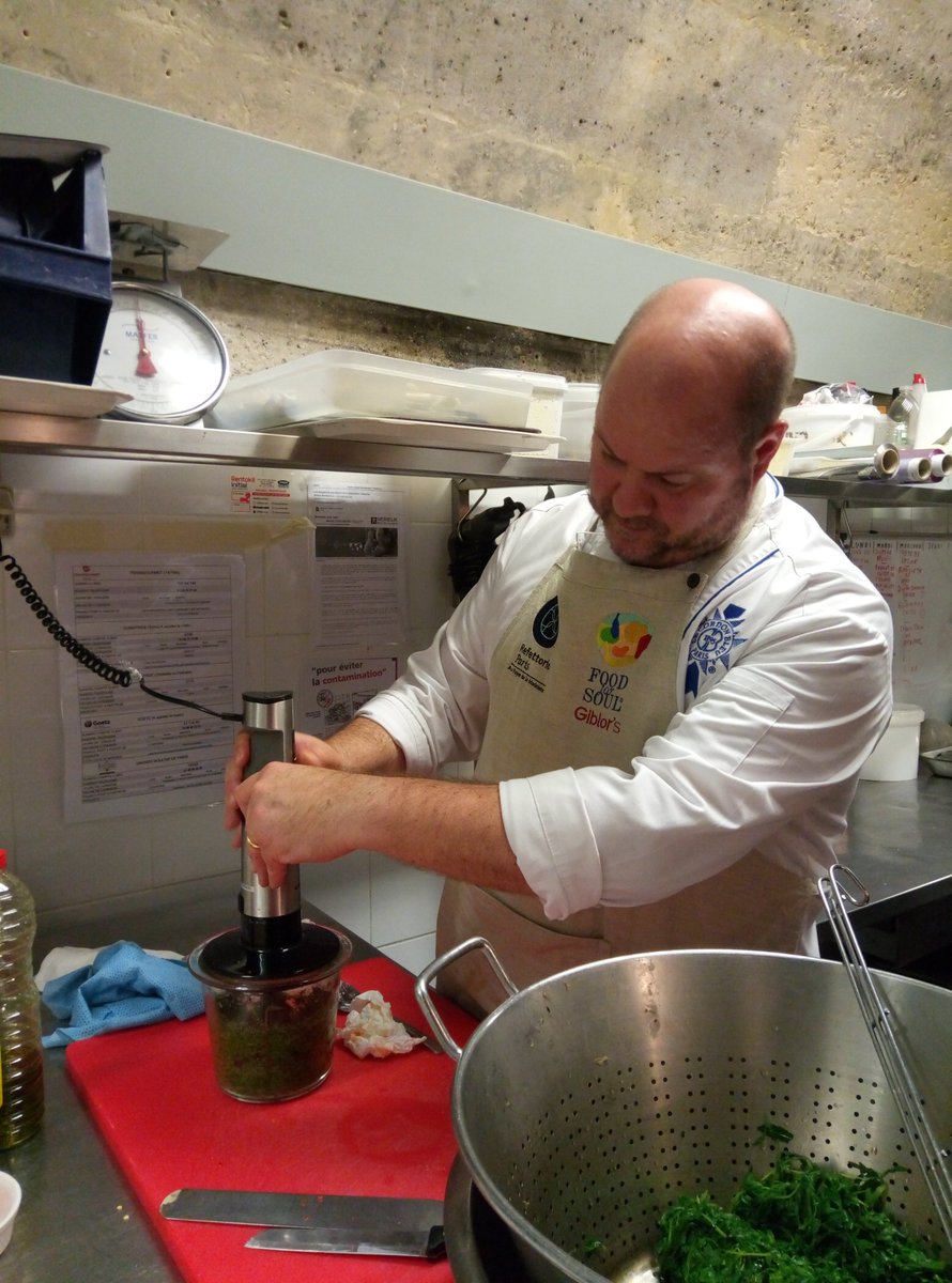 A big thank you to our official sponsor <a href="/GrundigUK/">Grundig</a> for the blender at #RefettorioParis. 
Fresh pesto, anyone?