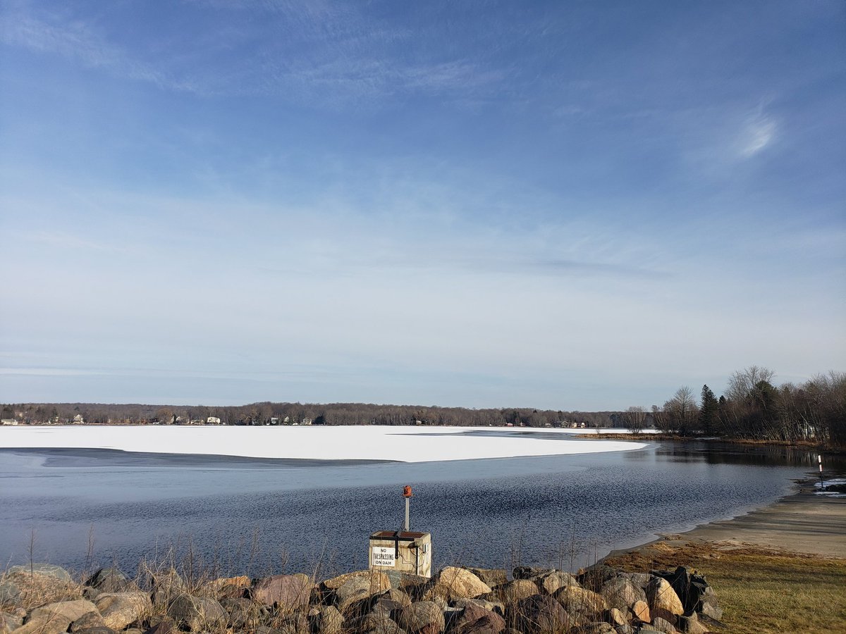 arrowhead349's tweet photo. Winter in the Poconos 
#lakehouse #winter2018 #Holidays #poconos https://t.co/hB0bygprm9