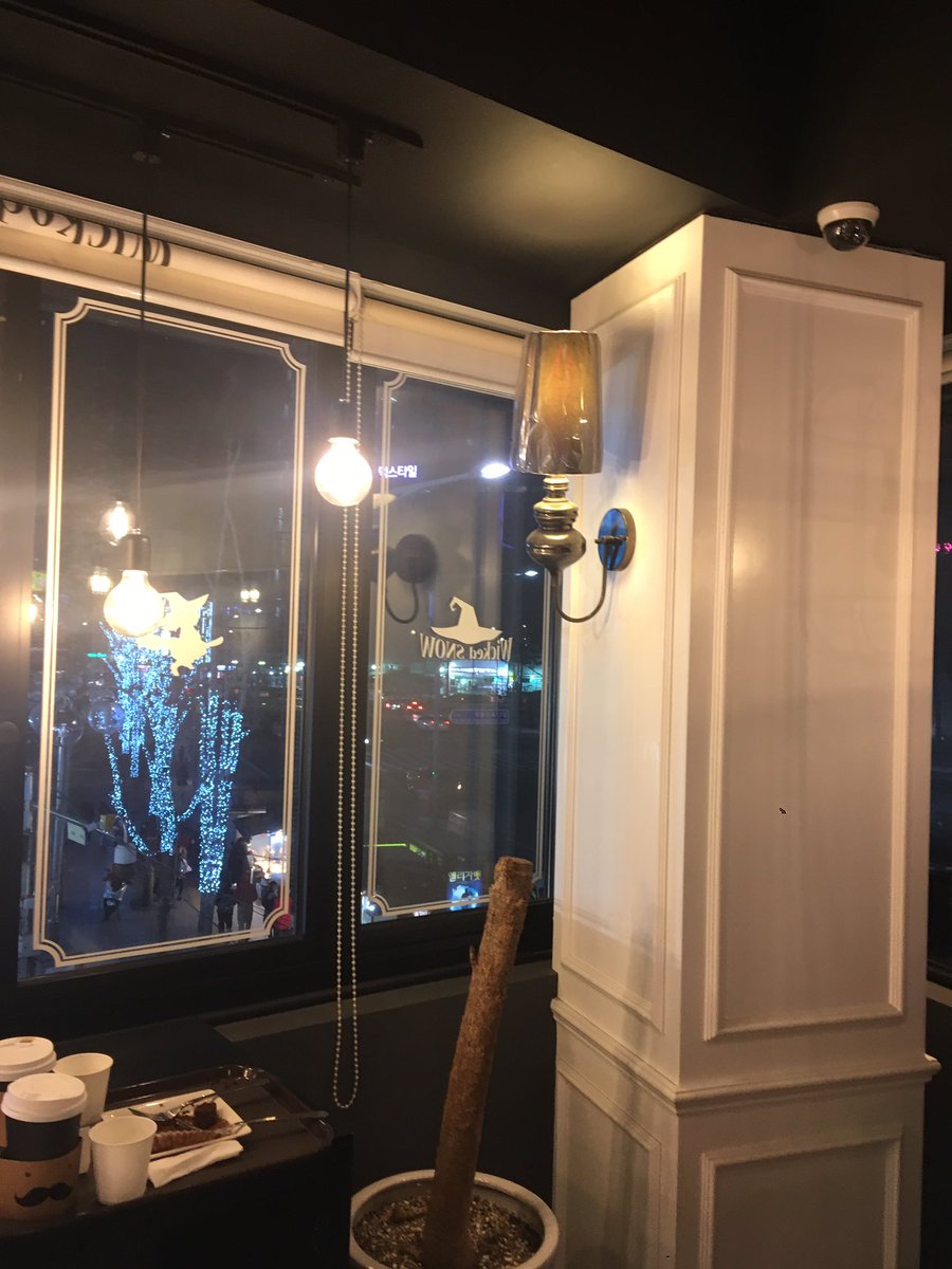 yuchono's tweet photo. ユノも眺めたであろう
東大門の夜を同じ場所で
#wickedsnow
#東大門
#ユノ
#東方神起 https://t.co/jLmqFKy90Q