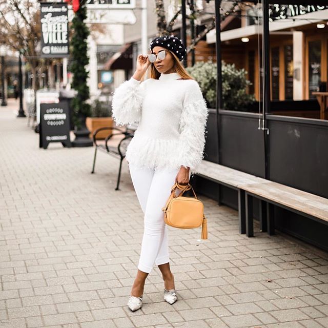 StyleMeAfrica's tweet photo. All white everything... call me Snow White ❄️❄️
Beret fashion trend guys, should we rock this in 2019?👇🏾
_____
#StyleMeAfrica #womensfashion #styleinspiration #africanstyle #styleinspo #fashiongram #fashiontrends #trendsof2018 #friendsthatslay #blackwomenrock #melaningoddess… https://t.co/7DoZerzQZp