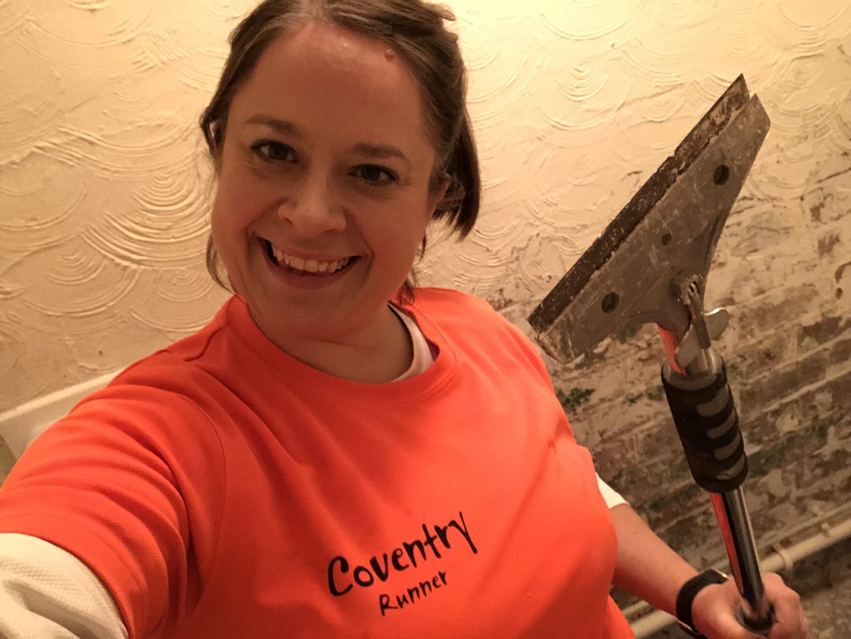 binkybunny7's tweet photo. Time for some shop renovations ... Step aside Bob The Builder, I’ve got a big tool &amp; am not afraid to use it 😂 #DIY #renovations #usethosemuscles  🧡💪🏻 https://t.co/KkKf37L7vS