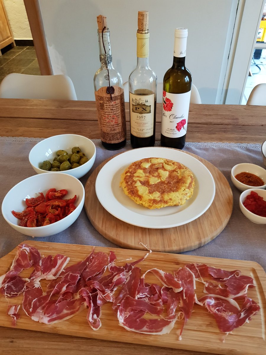 pxcollector's tweet photo. Spanish afternoon with friends and My favourite Toro Albala wines https://t.co/CMUgMRwYyv