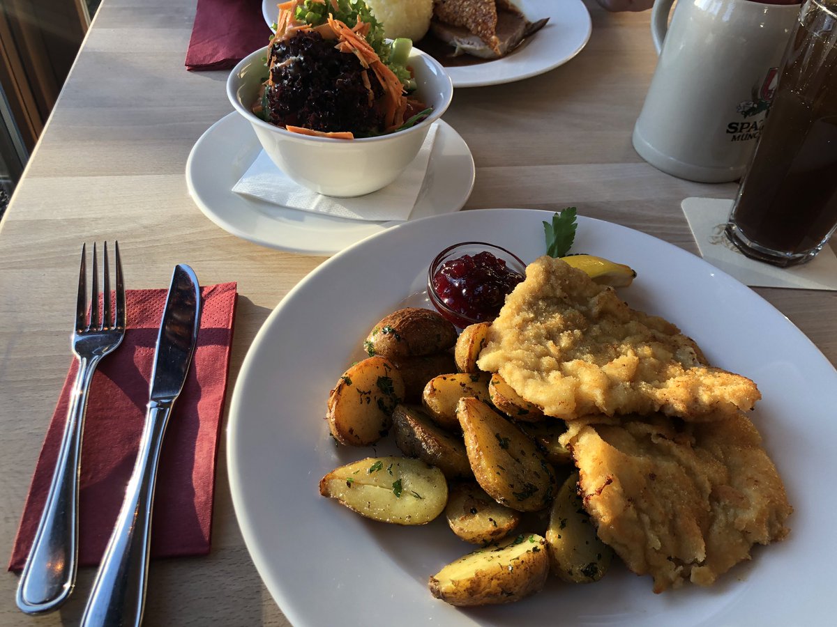 Goennjamin's tweet photo. Futter! #Goennjamin https://t.co/ocQSoyuRFw