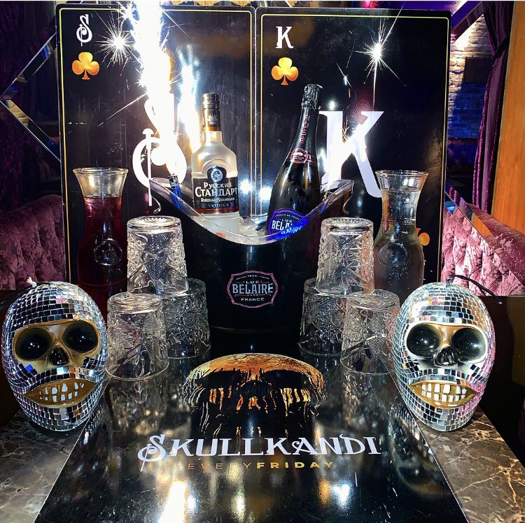 💀🍭 #SKULLKANDI FRIDAYS NYE WARM UP GIVEAWAY COMPETITION🍭💀

1 x Bottle of Belaire Rose 🌹
1 x Bottle of Vodka🍾
1 x House of Smith Table🎩
10 x Free Entries💰 
10 x VIP 👑

RETWEET AND MUST BE FOLLOWING OUR PAGE TO ENTER☠️💛

Winner announced just after 8pm.