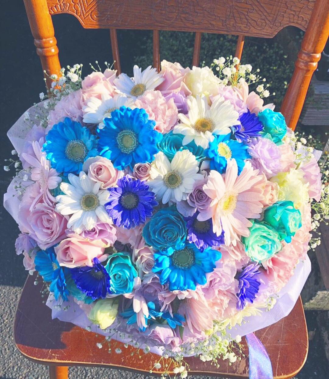 よしえ店長 Ske48 白井琴望 ちゃんの生誕祭のお花のご注文頂きました カーネーションを600本使って作った立体パンダ ピンク 水色 白 薄紫色のお花を使った花冠と花束を配達させて頂きました こっちゃん 16歳おめでとう 白井