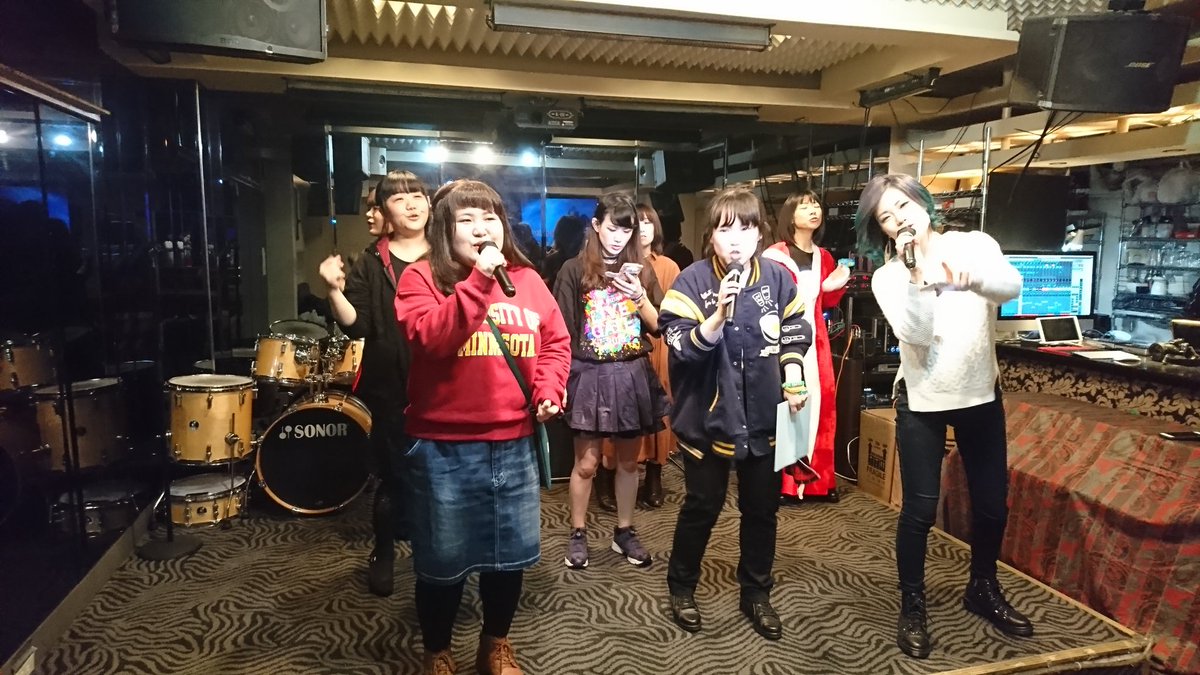 akahoshi_yu's tweet photo. エンディングは全員でクリスマスにぴったりな『Promise on Christmas』🎄

″君に伝えたいThank you,For you″
来てくれたお客様やスタッフの皆様、出演者の皆様に感謝の気持ちと、メリークリスマスの気持ちを込めて…✨
※リハーサルの時の写真パート2

#LIVENOEL2018 https://t.co/d6jZITRynf