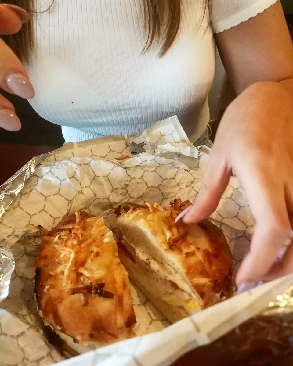 Wanderlusttra11's tweet photo. Quick coffee &amp; tasty bagel stop @EinsteinBros 😋 now to Fort Lauderdale!
-
#bagelheaven #travelblogger #usaroadtrip #florida https://t.co/gNIKIRSP8U
