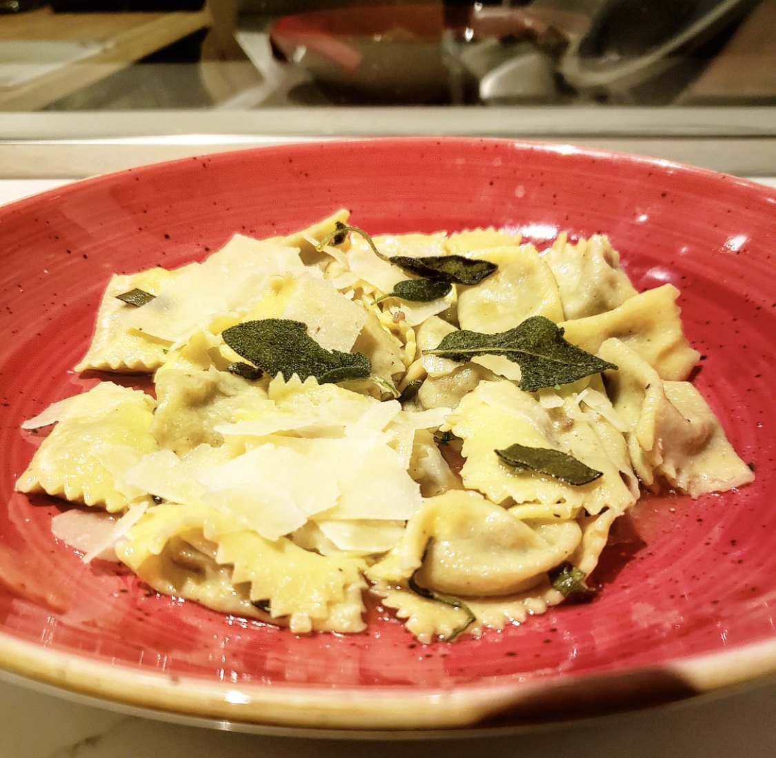 Freshly pinched + a sight for sore eyes 😍| NYE reservations available at bit.ly/CMOrsvp.