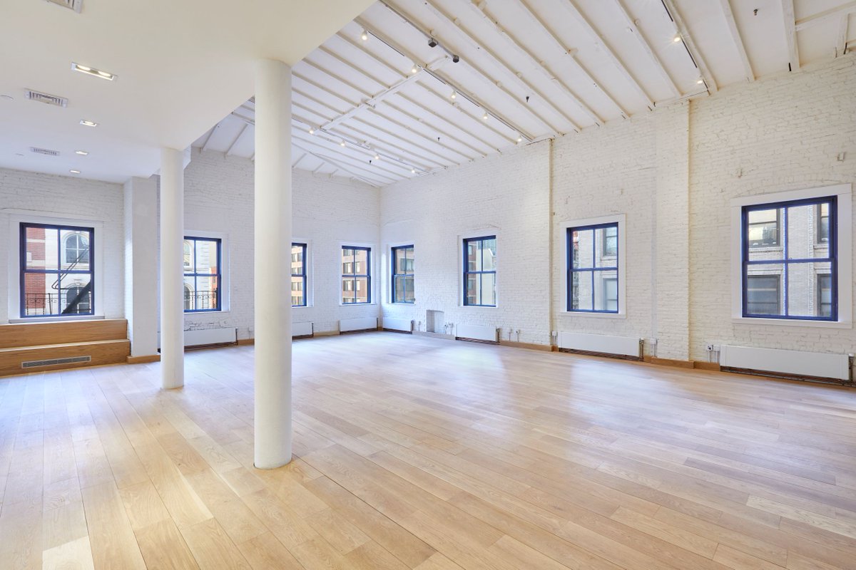blaceco's tweet image. This newly renovated penthouse has all the elements needed to produce a seamless event. The open floor plan offers built-in breakout spaces for meetings and VIPs #tribecapenthouse #blaces #blankspaces #theplaceforblankspace #nycevents ow.ly/gixa30mTq1g