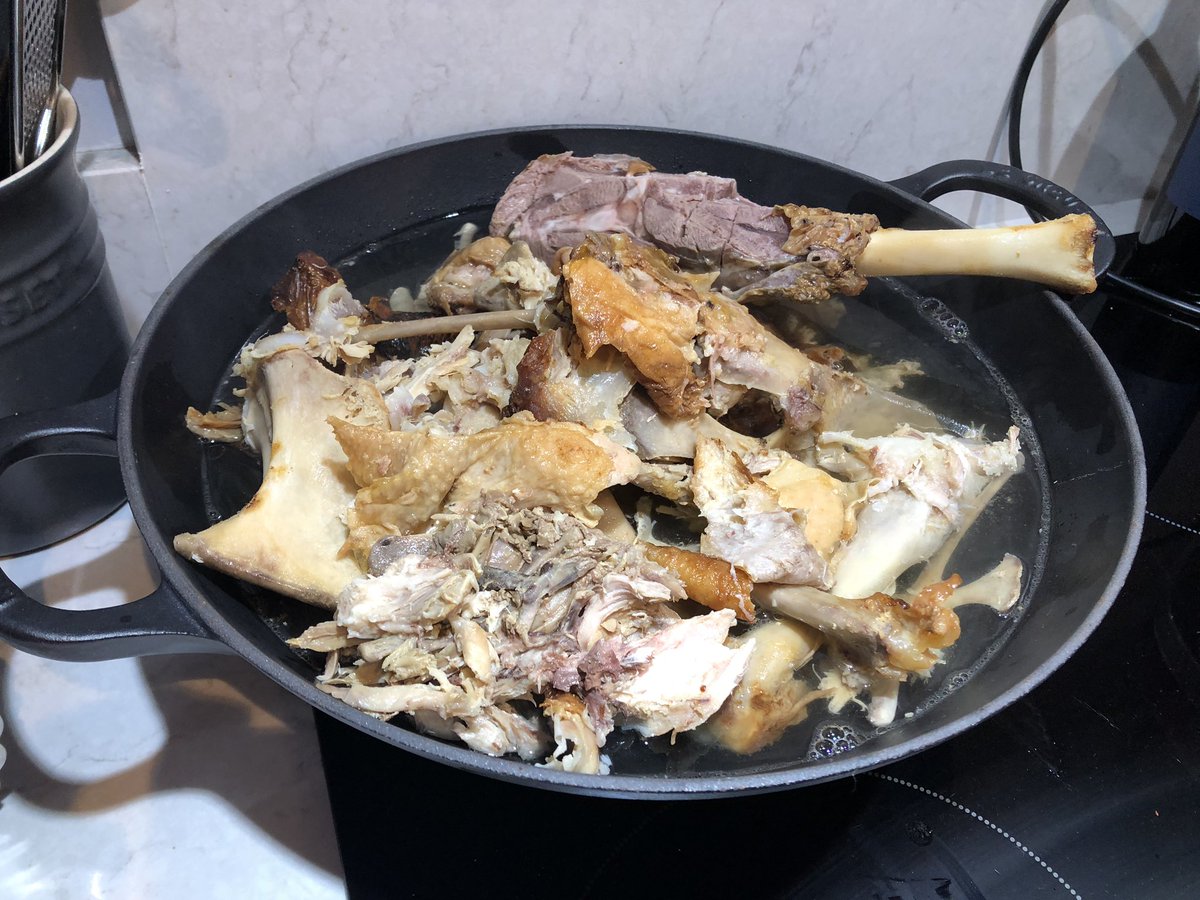 The #BoneBroth has been quietly bubbling away for the past few hours ready to be the base of a few soups

#soup #soupforthesoul #wastenotwantnot