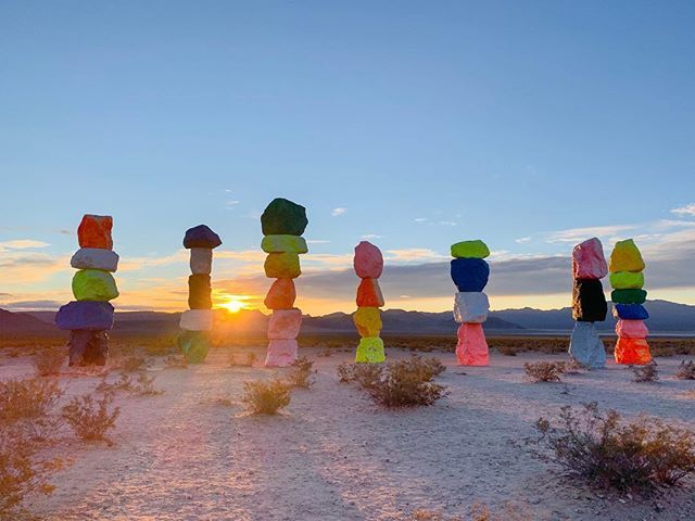 pauloy's tweet photo. Las Vegas sunrise
.
.
.
.
#sevenmagicmountains #sunrise #lasvegas #nevada #iphoneXsmax #moonset #lightroommobile #visualsoflife #justgoshoot #stayandwander #mobilefolk #main_vision #createexplore #hubs_united #pixel_ig #photographyislife #photographyeveryday #streetdreamsma… https://t.co/kTZuKeNqIj