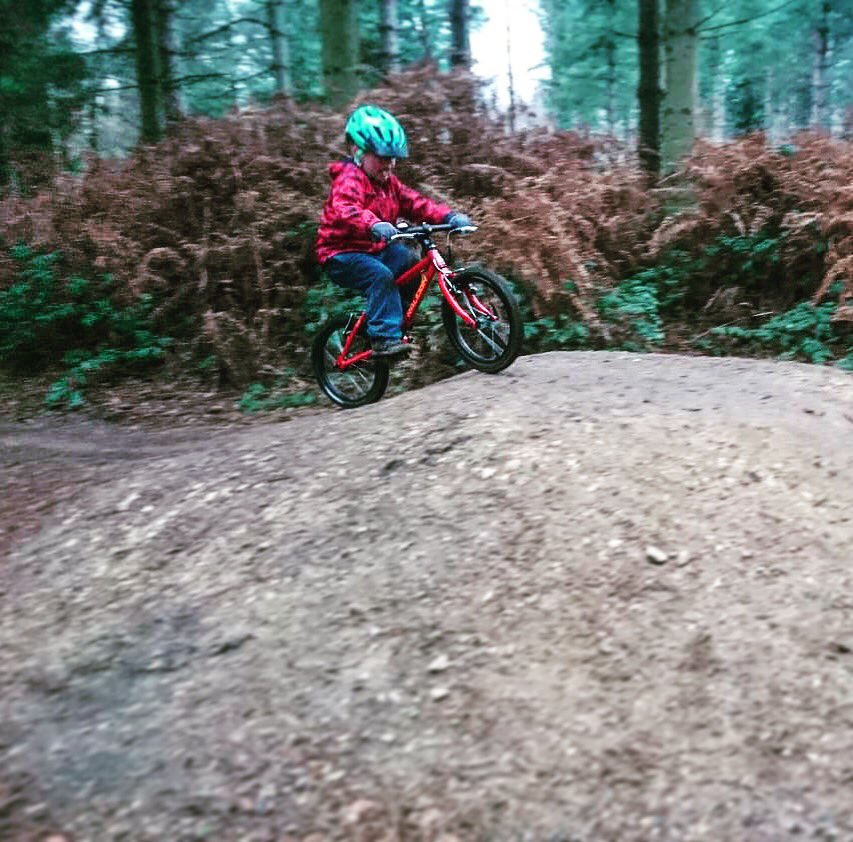 FastR1er's tweet photo. Henry’s session at Pines skills area today... 4.7 miles clocked up for #DashThroughDecember @HeronClass @norbridge315 @LauraBurrell19 #FindYourEpic https://t.co/a7hPCzaSGI