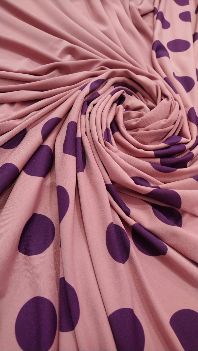 Flamentex's tweet photo. Nuestro Parayas se estampa en lunares, y lo llamamos Olvera.
#Flamentexbackstage #flamenca #flamenca19
#volantes #flamencura #flamencas #tendenciasflamencas https://t.co/Bvs9ixL9b2