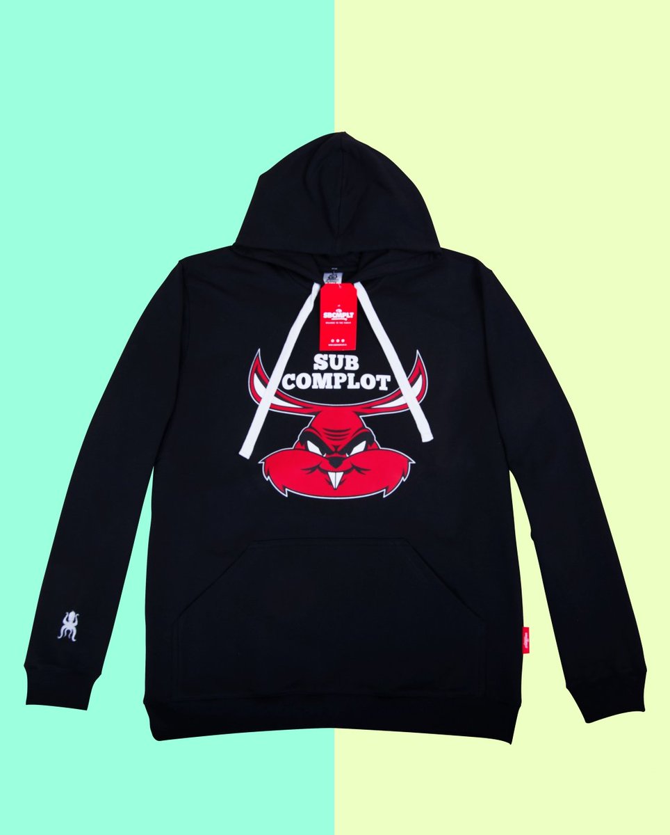 SubComplot's tweet image. Lo que estás buscando para la pinta de este año nuevo lo tenemos 👌🏼 Polerones canguro y polo #barriosalvajesc absolutamente disponibles en nuestra tienda y vía web Subcomplot.cl 🔥🔥 Te esperamos! #subcomplot