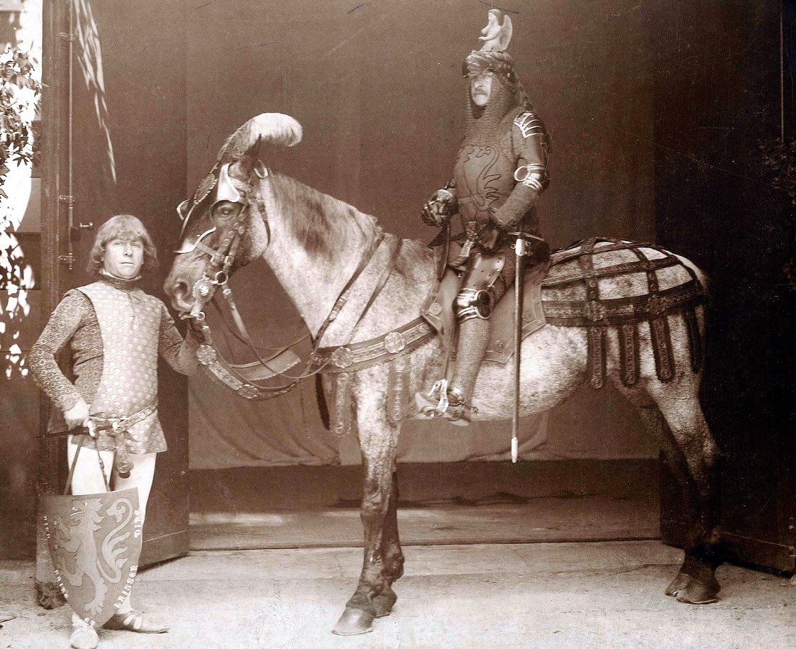 MuseoBaVa's tweet photo. Frederick Stibbert era un modello per il collezionismo d’armi: fu proprio a lui che Giuseppe e Fausto chiesero consigli per l'allestimento della loro Casa Artistica.
Siete già venuti a scoprire la storia di questo eclettico collezionista?
#metticilafirma

Archivio @MuseoStibbert https://t.co/XaEDf9qfdV