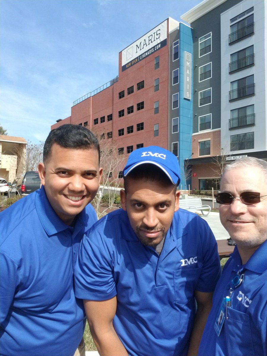 Here's lookin' at you, 2019!
😎
<a href="/MarisApts/">Maris Apartments</a> 
#HappyNewYear #Happy2019 #NewYear #NYE #LMCHoliday2018