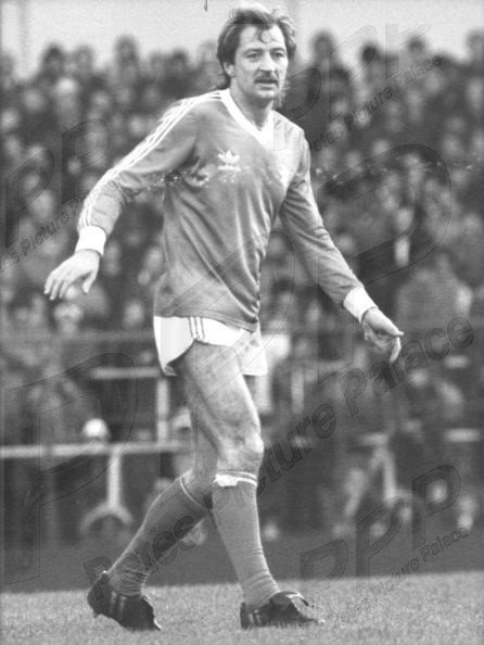 PetesPicPalace's tweet photo. Original press photos, over 8000 for sale - incl #BirminghamCity #bluesfc 1981 the legendary Frank Worthington, 75 games 29 goals at St Andrews among his 11 clubs, 750 career games and 230-odd goals. And 8 England caps (2 goals) too. Nowhere near enough but competition was tough! https://t.co/HyZvmfWncs
