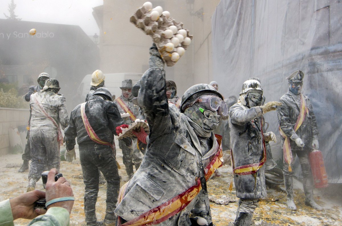 яично мучная битва в испании