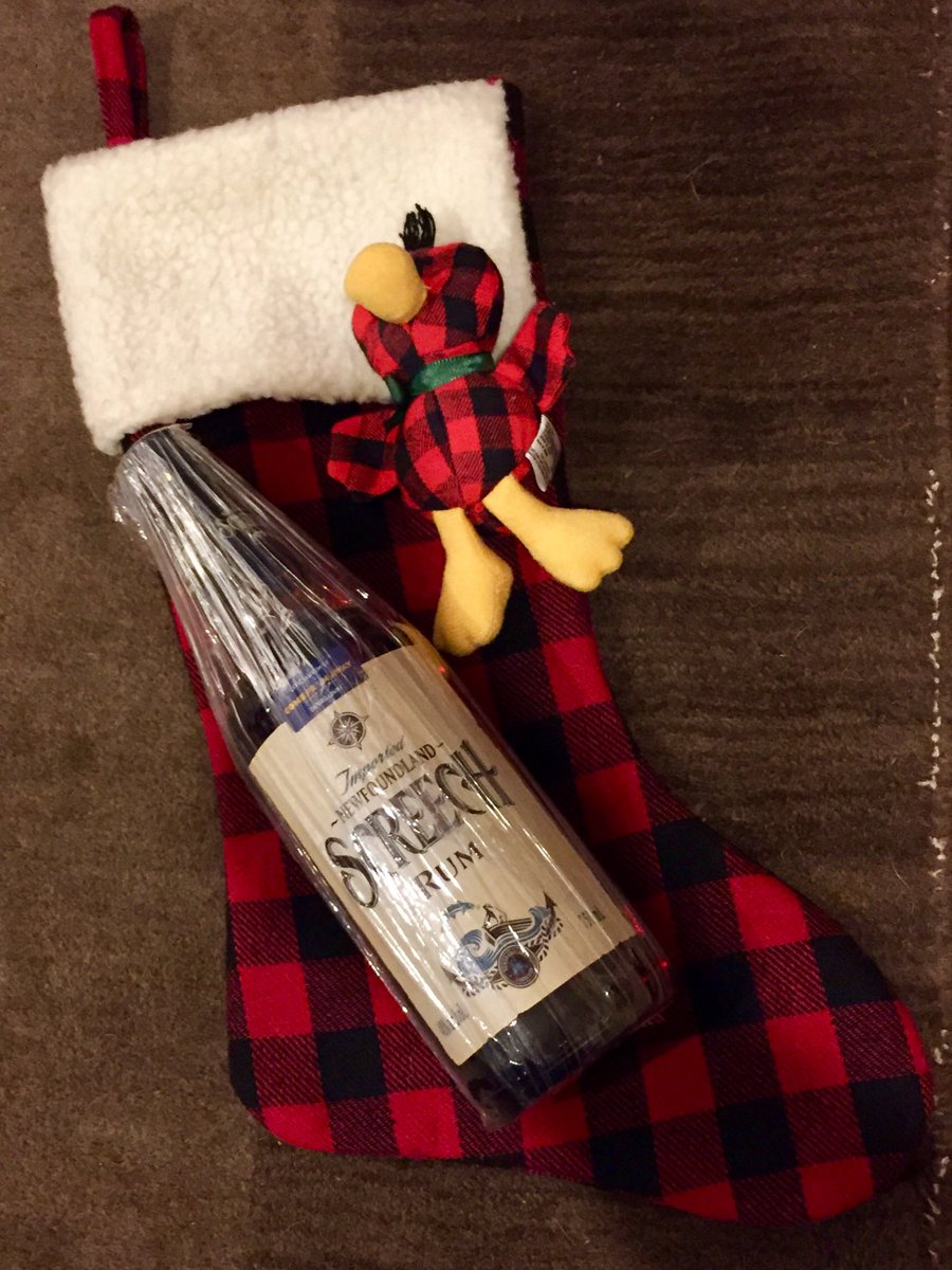 It was a #ComeFromAway Christmas for me 💙💛 I got my own bottle of Screech, a Newfoundland flag, and an assortment of #gaylumberjack items 😄 I’m ready for the NA tour of @wecomefromaway! #twoKevins @KevinTuerff @chadkimball1 @JackNoseworthy @DShannonmusic @samonsky